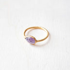 Rose quartz gemstone ring, oval-shaped 18K gold-plated ring
