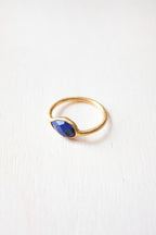 Rose quartz gemstone ring, oval-shaped 18K gold-plated ring