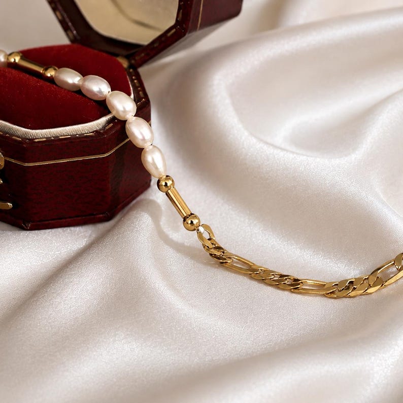 Baroque freshwater pearl bracelet, 14K gold-filled chain, adjustable 19 cm