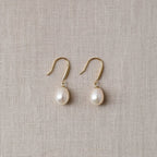 Gold-plated freshwater pearl drop earrings, minimalist-style pendant jewelry