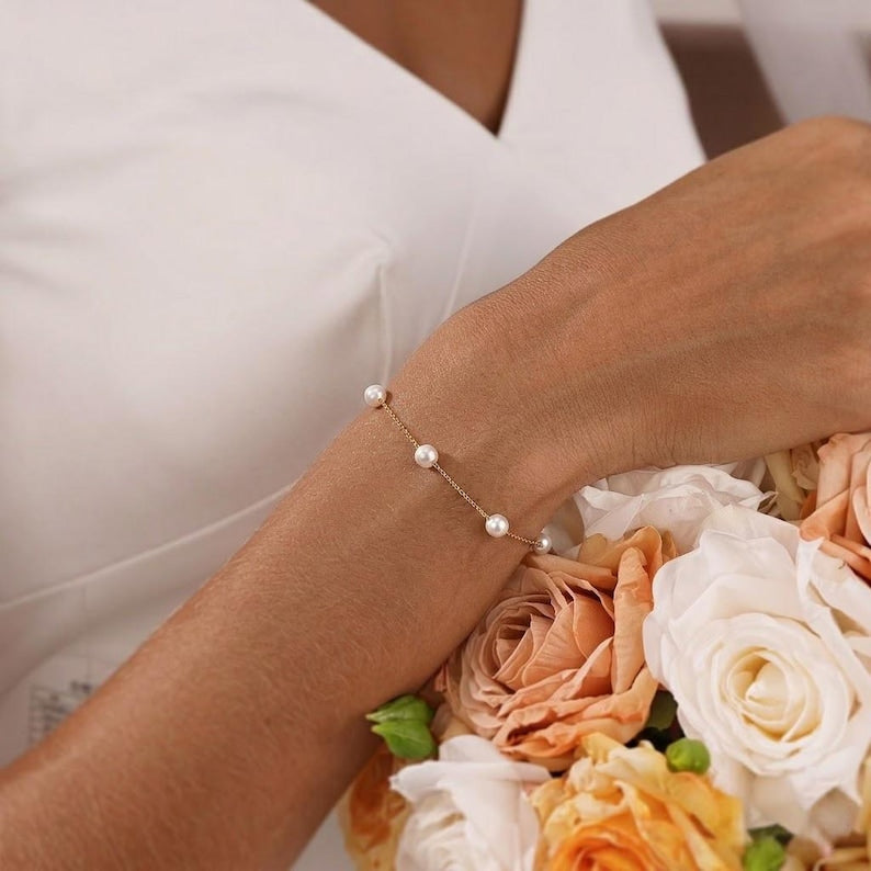 Pearl chain bracelet—22 cm adjustable gold-plated brass bracelet